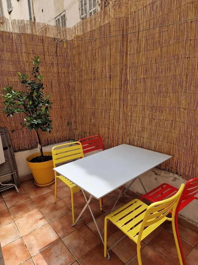 2 Pieces Dans Le Centre Avec Petite Terrasse 3*** Apartment Marseille
